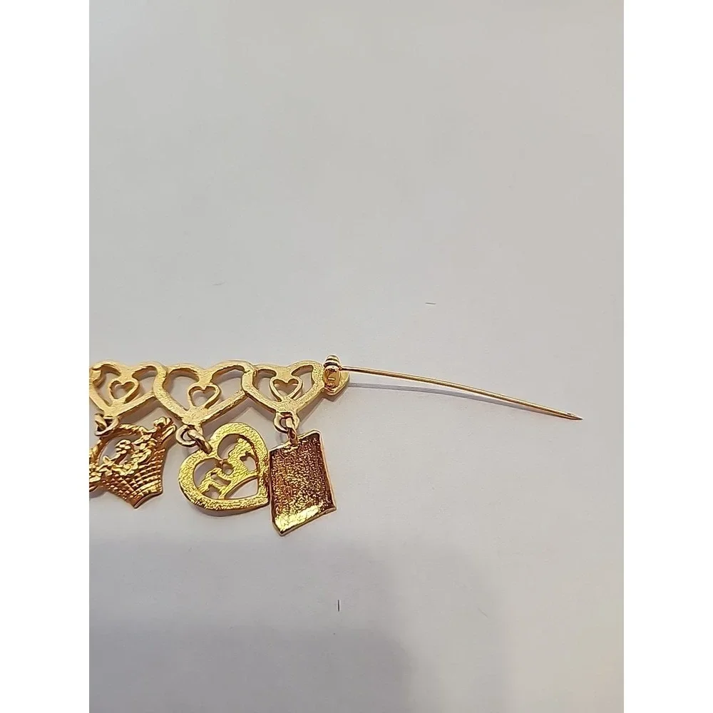 Mother Pin With Charms‎
